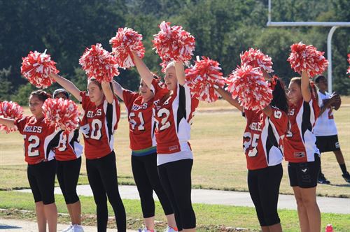 cheerleaders cheering